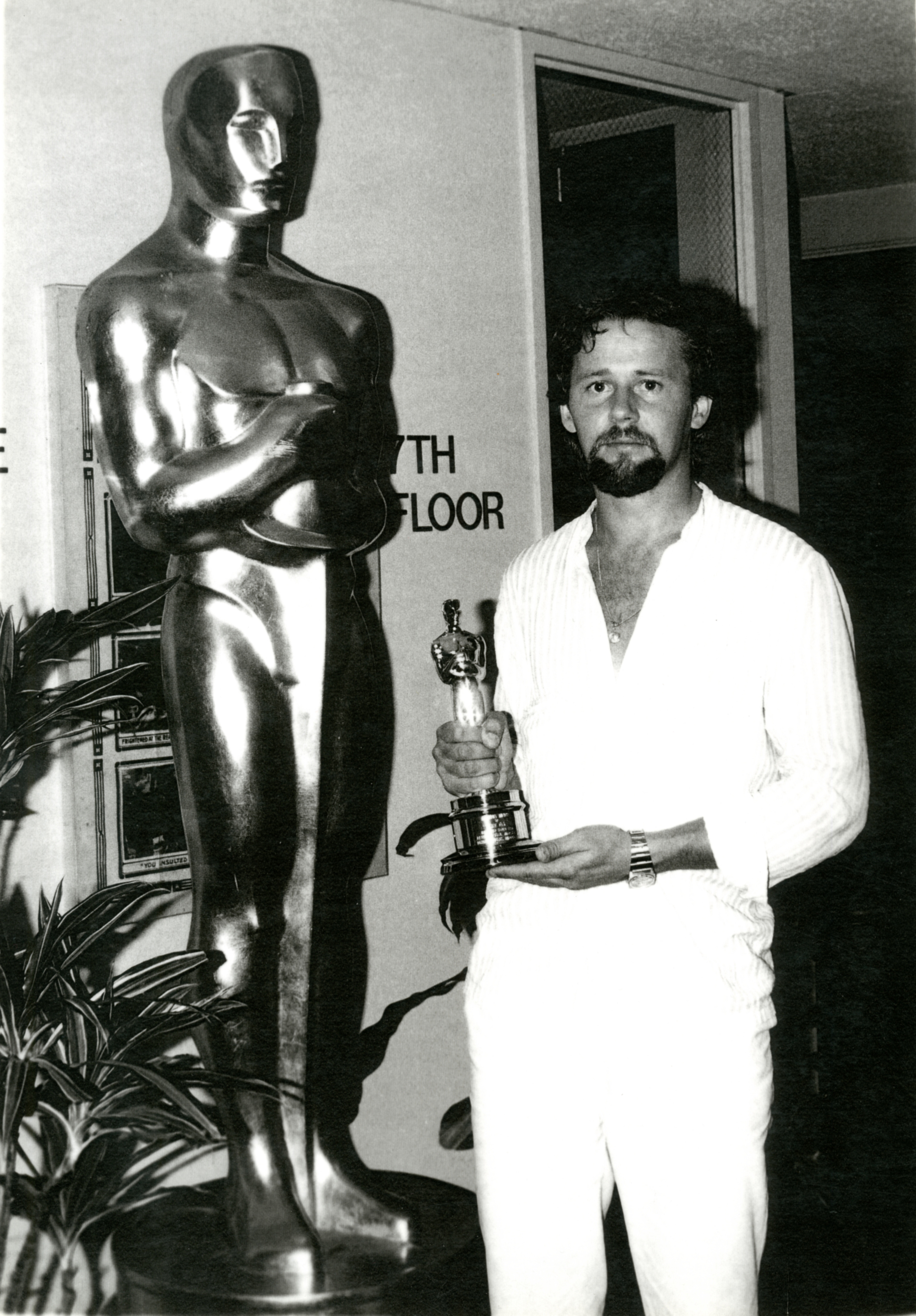 A fiatal Rófusz Ferenc az Oscar-szoborral